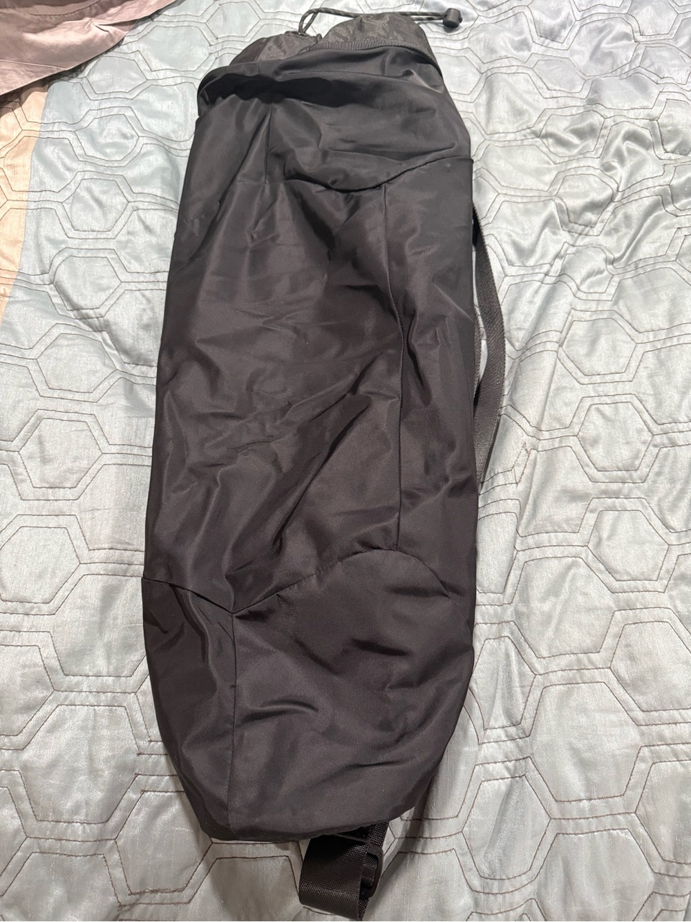 Lululemon Adjustable Yoga Mat Bag, Color Black In Excellent Condition